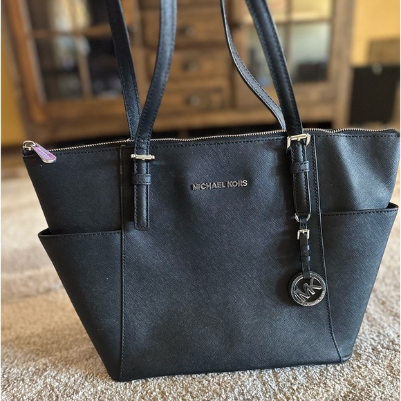 Michael Kors Jet Set East/West Saffiano Leather Tote Black/Silver - Picture 2 of 6